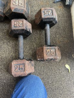 2 Sets Of dumbbell Weights