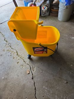 Libman mop bucket