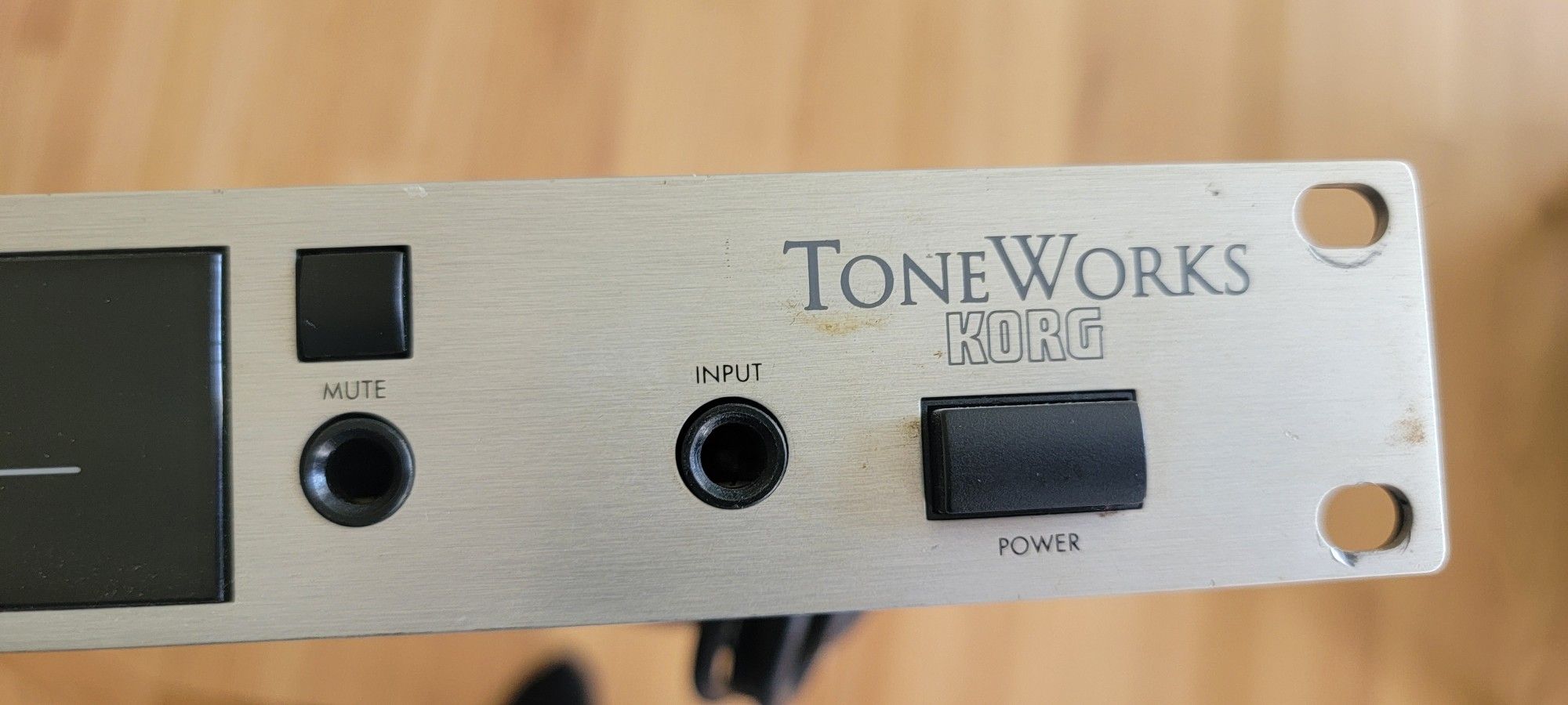 Korg DTR 2 digital rack mount tuner