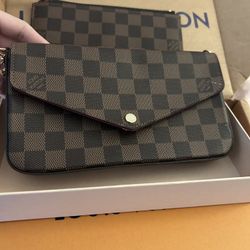 Louis Vuitton Pochette felicie