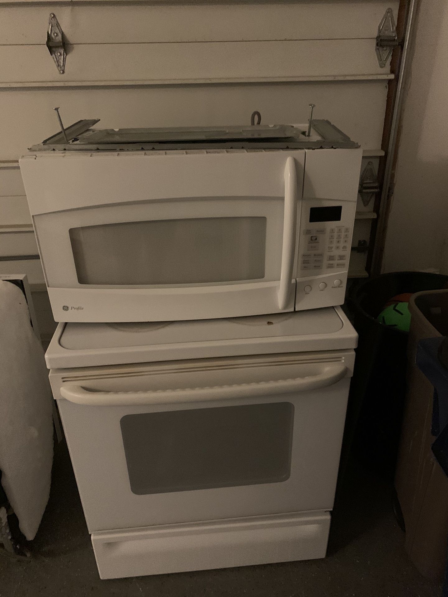 GE profile range and microwave with mount electric