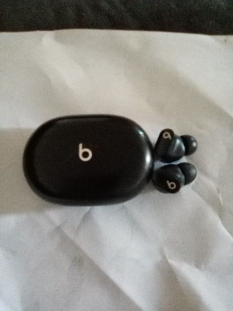 Beat Wireless Headphones Brand New Never Used