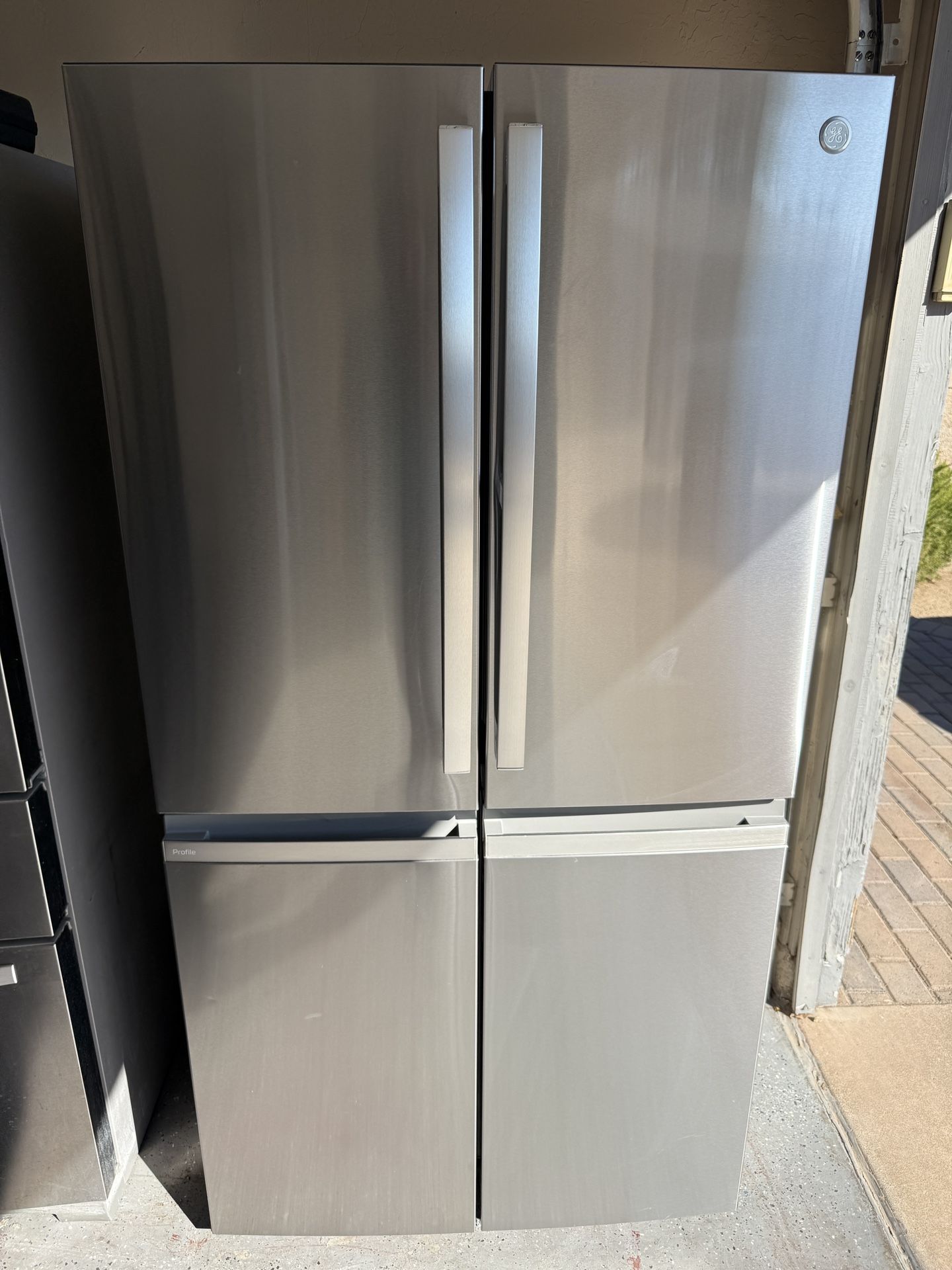 GE Profile 28-cu ft French Door Refrigerator (2025 model)