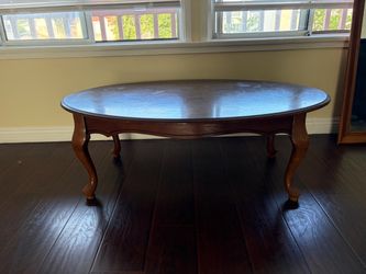 Oval Wood Coffee Table with Cabriole Legs