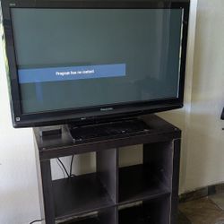 42" Panasonic Plasma Tv w/ remote 