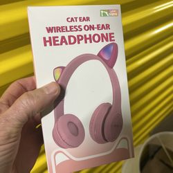 Cat Ear Wireless On Ear Headphones NEW
