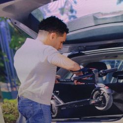 HI BOY S2 SE ELECTRIC SCOOTER LIKE NEW CONDITION OPEN BOX