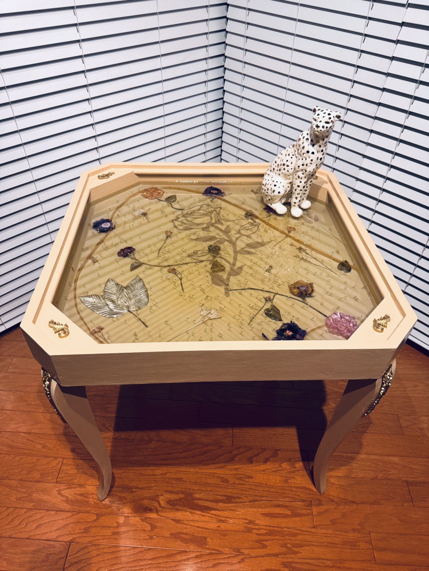 Inlet Resin Accent Table