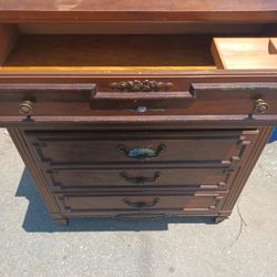 Solid Wood Thomasville 5 Drawer Dresser