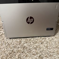 Selling this HP Elite x2 for low price since we can’t turn it on and it don’t charge. Maybe you can use for parts. Selling low