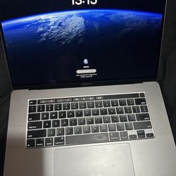 MAC BOOK PRO 