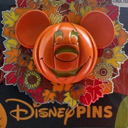 Disney Mickey Mouse Jack O Lantern Light Up Pin