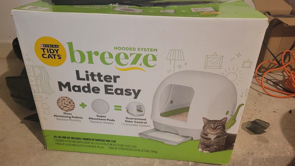 Purina Tidy Cats Hooded System. 