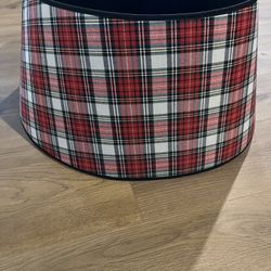 Like New Red Plaid Christmas Tree Collar / Skirt