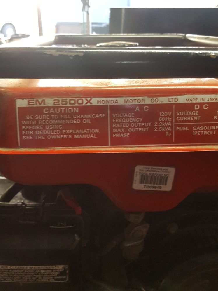 Honda EM2500X gas generator. Works great 220 cash firm for Sale in