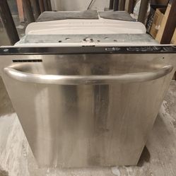 GE Dishwaher In Excellent Shape! 