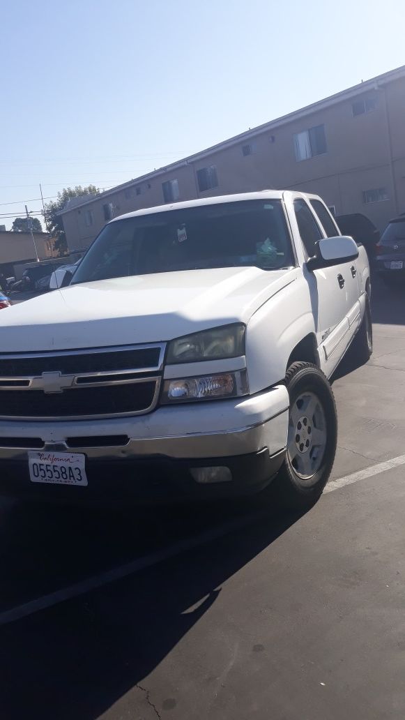 Chevi silverado vortec max 1500 motor 6.0 for Sale in Los ...