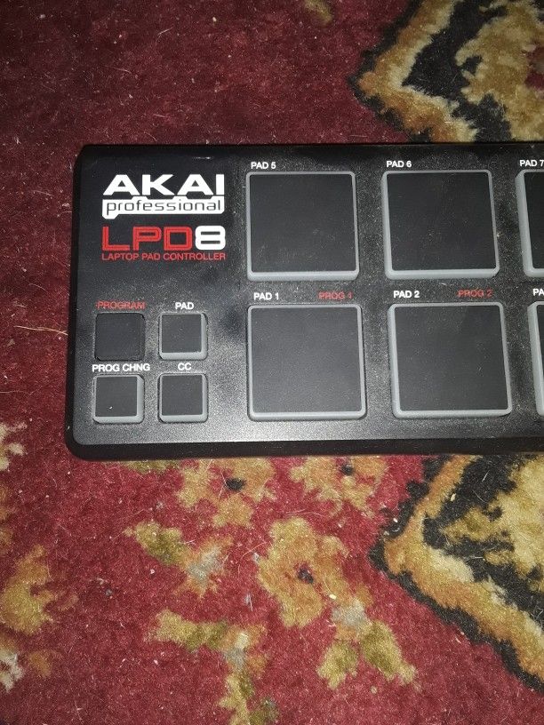 Akai Lpd8 Midi Controller