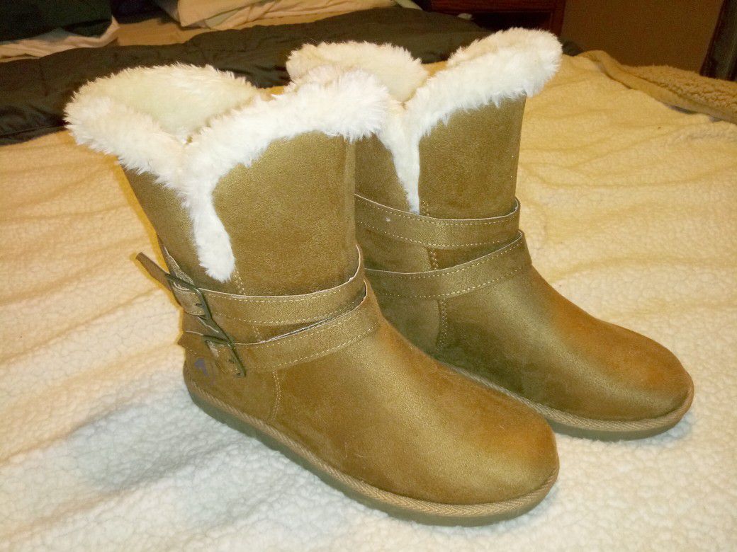 New women's fur lined boots sz 7.5