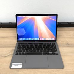 13" MacBook Pro M1 8 Core*256GB SSD*8GB RAM 