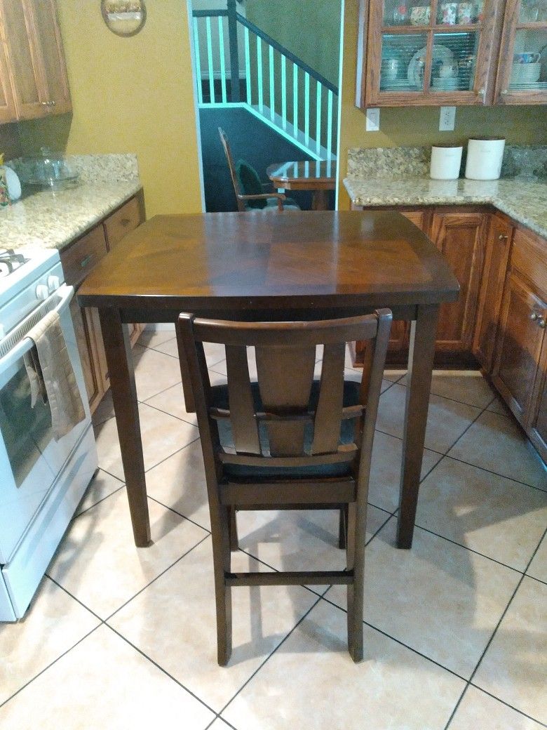 Table With 4 Chairs