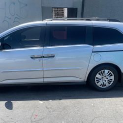 Honda odyssey 2014 LX 127,000 miles