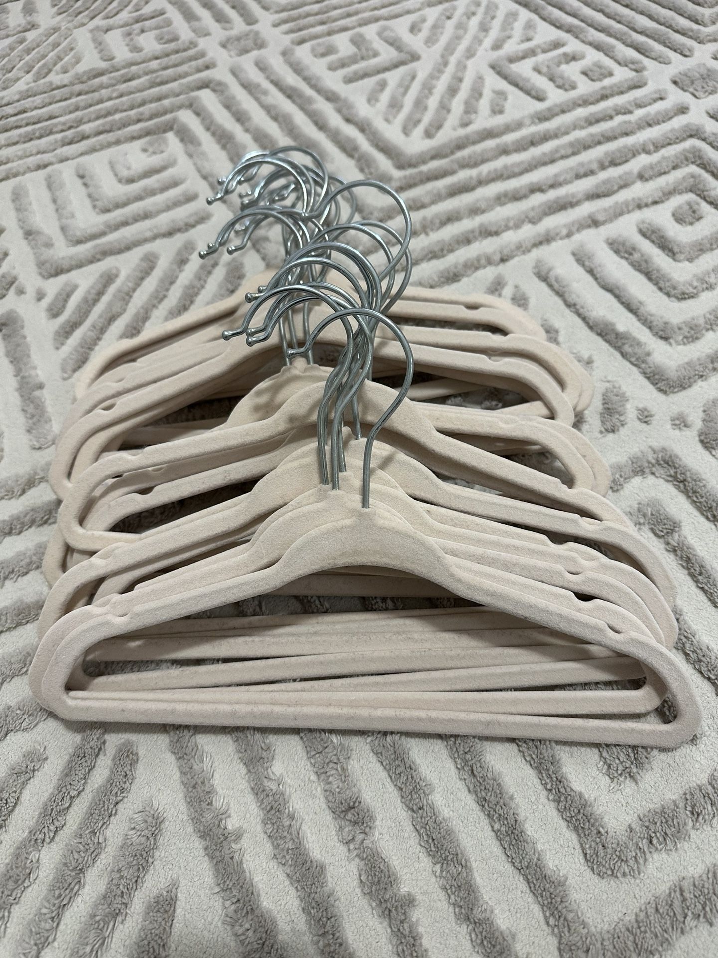 Set Of 25 Baby Clothes Hangers In Light Pink