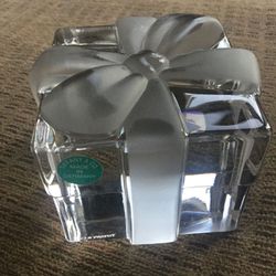 Authentic Tiffany & Co. gift box paperweight with frosted bow