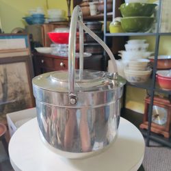 VINTAGE ALUMINUM ICE BUCKET 