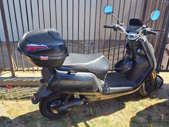 2025 zebra electric moped