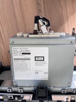 2019 Toyota 4Runner stock radio