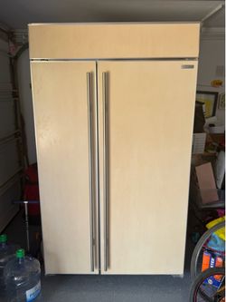 EXCELLENT NEWER SUB ZERO 48” PANEL READY FRIDGE FREEZER