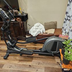 Nordic Track Eliptical Exercise Machine 