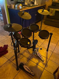 Alesis DM7X Electric Drum Kit