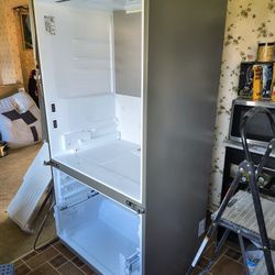 LG Touchscreen Fridge - For Parts