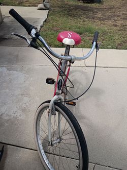 SHWINN WOMANS BIKE