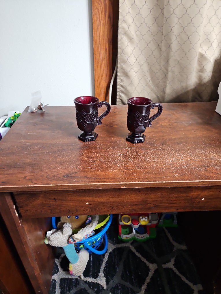 Footed Cups 