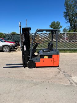 Toyota 8FBE20U 3 wheel forklift. 83/241 quad mast,   Side  shift,36v battery. It is ready for work.