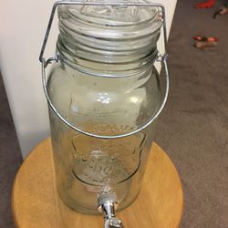 Large 1 Gallon Cold Beverage Jar With Spout