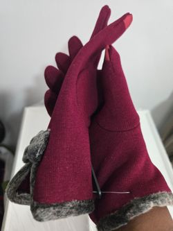 Burgundy Winter Gloves with Faux Fur Cuff