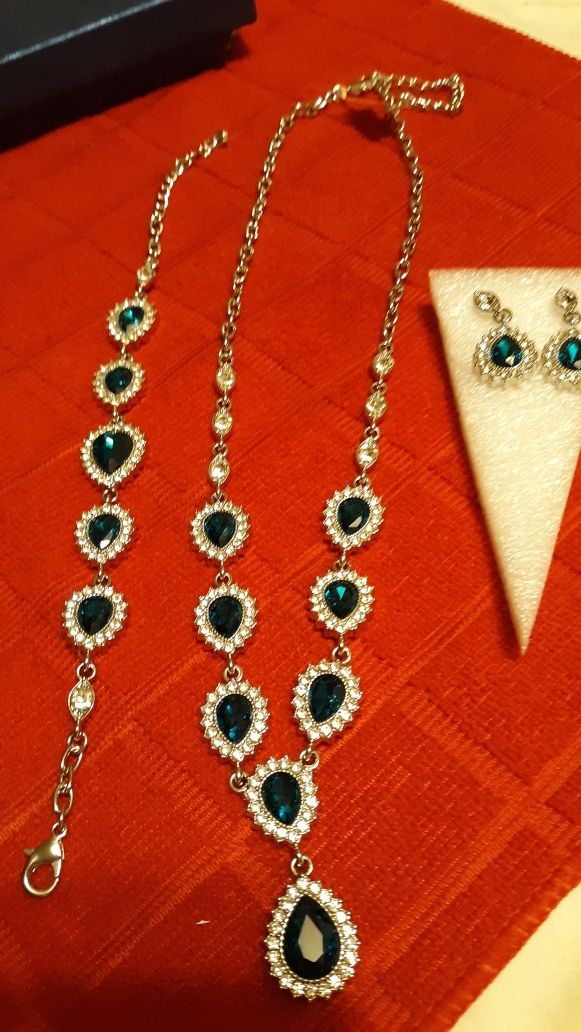 3 PC Necklace, Earrings and bracelet set