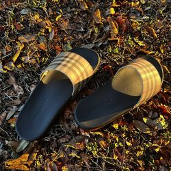 Burberry Vintage Men’s Slides