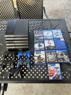 3x PlayStation 4 Slim Version 