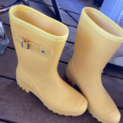 Yellow Coraline rain boots