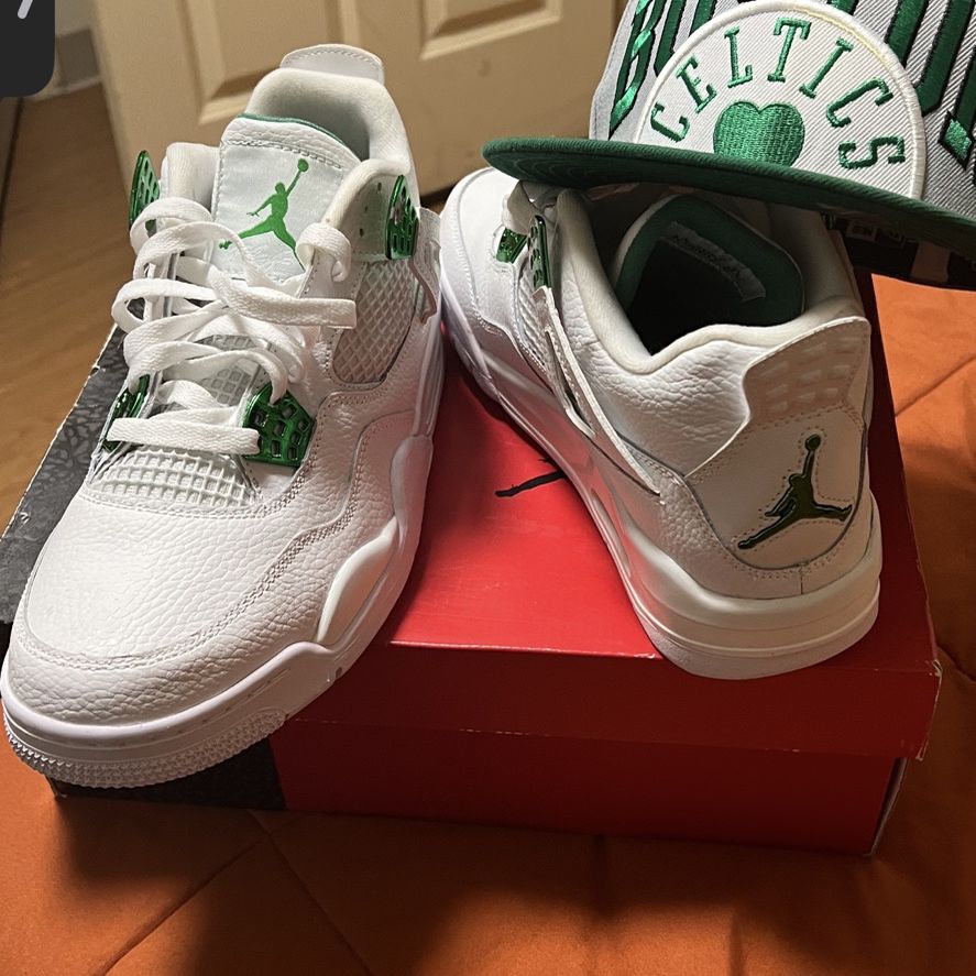 Jordans 4 Metallic Green $130 Size 9 1/2 or Best Offer