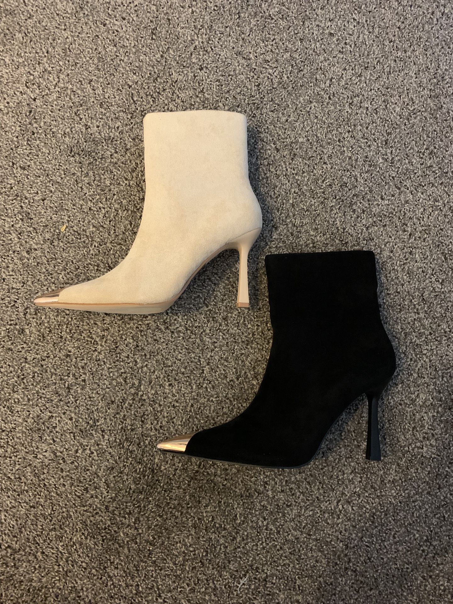 Ankle pointed toe boots