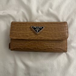 prada wallet
