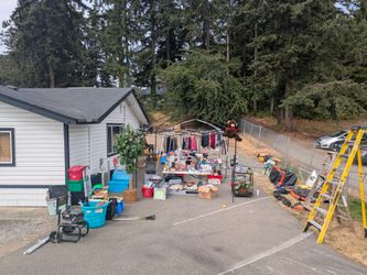 Yard Sale at Summit boxing
