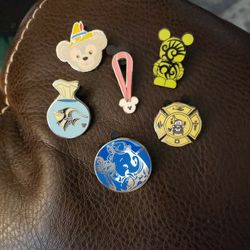 Disney collectible trading pins