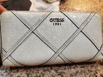 Guess Wallet
